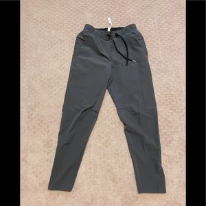 Lululemon license to train pants 29.5 az M